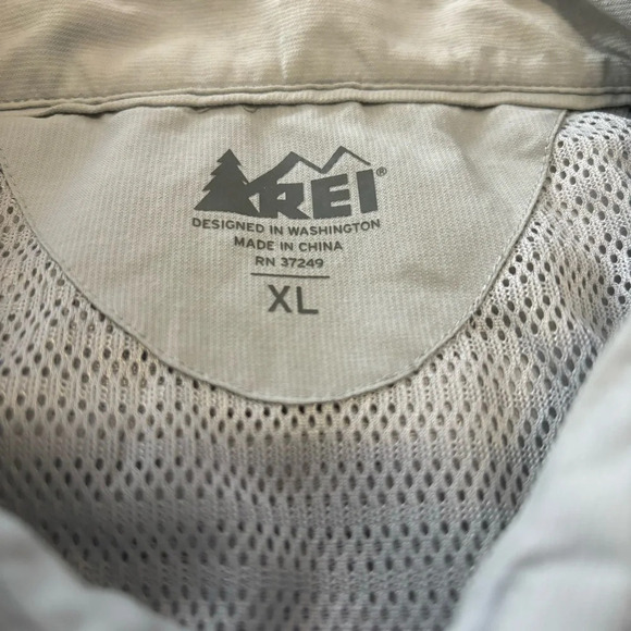 REI Co-op Light Blue Short Sleeve Button Down Pockets Hiking Fishing Casual XL - Picture 3 of 5